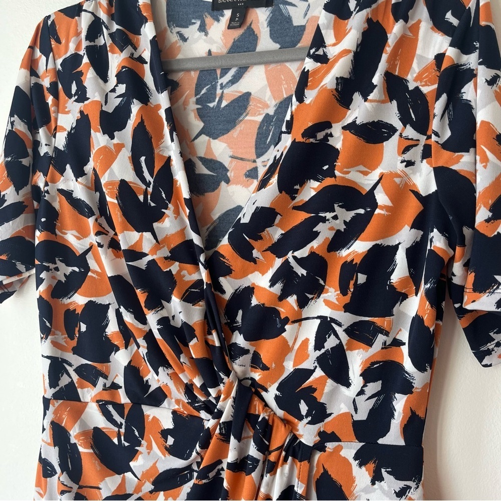 Banana Republic Wrap Front Dress Size Small, Navy Orange Abstract Print Stretch - Picture 2 of 12